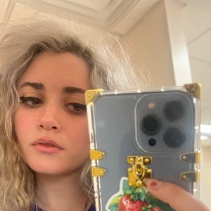 Meet your Posher, Miya